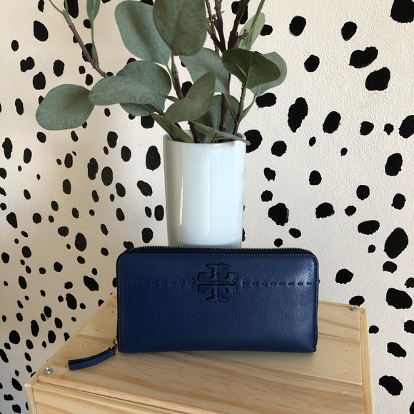 Tory Burch Handbags - Tory Burch Mcgraw Zip Continental Wallet